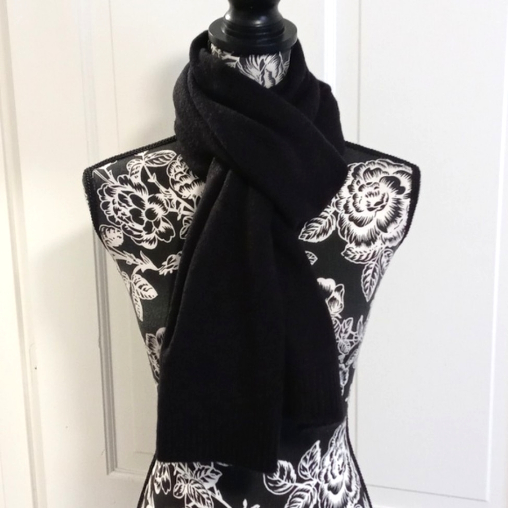 🆕️ ❄️J. Crew❄️ - Black Textured Wool Blend Stretch Scarf